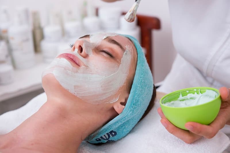 Sculpt & Lift Facial